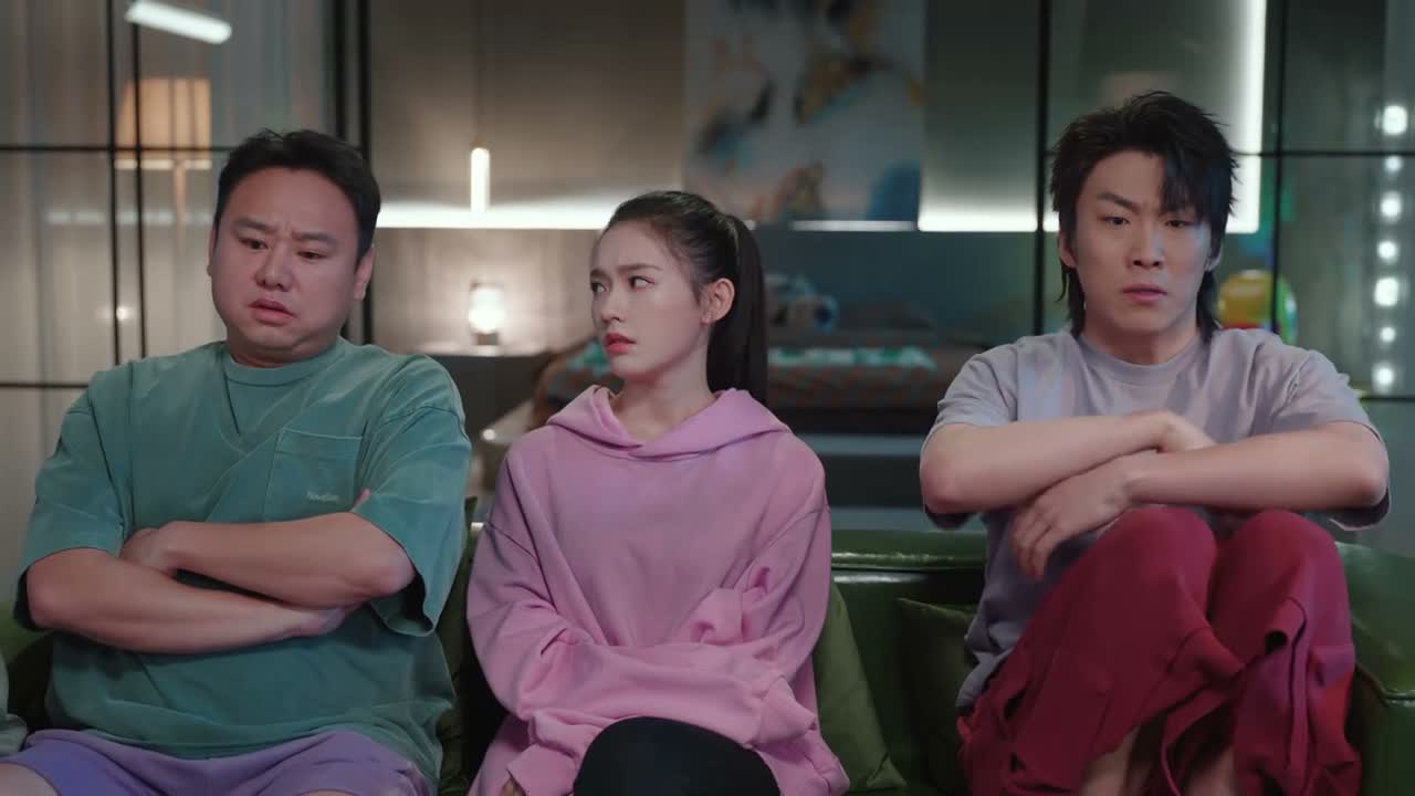 那你说他瞒着所有人
