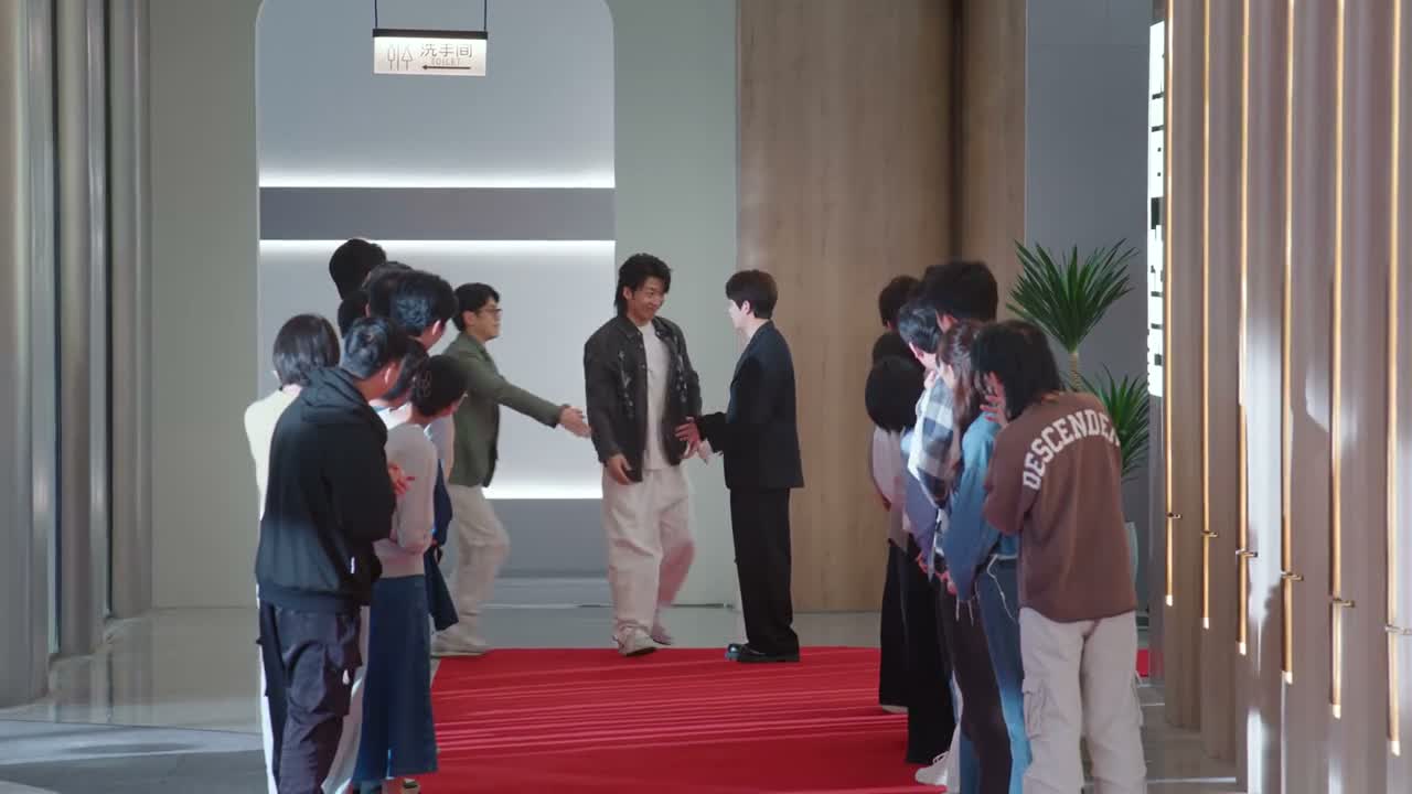 裴总啊 你离开了这么久 这都瘦了