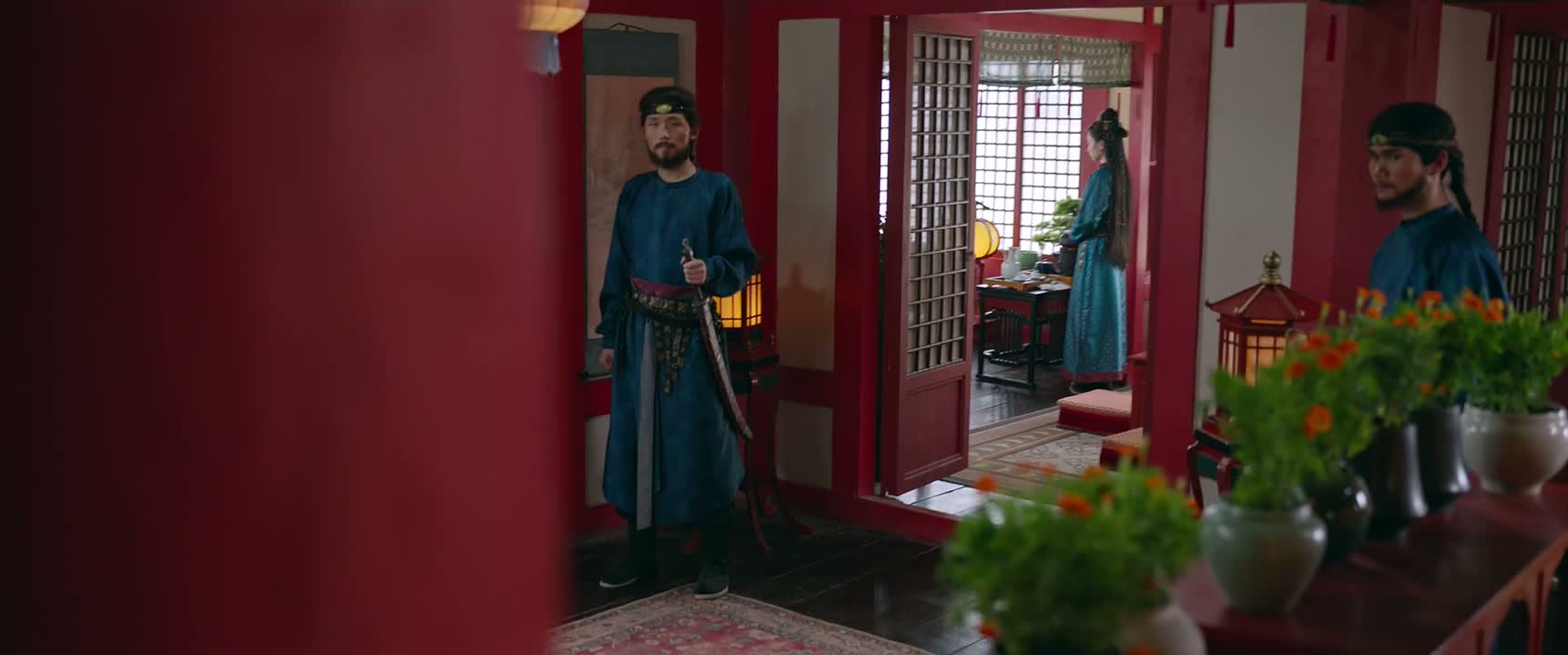 王妃 这边请