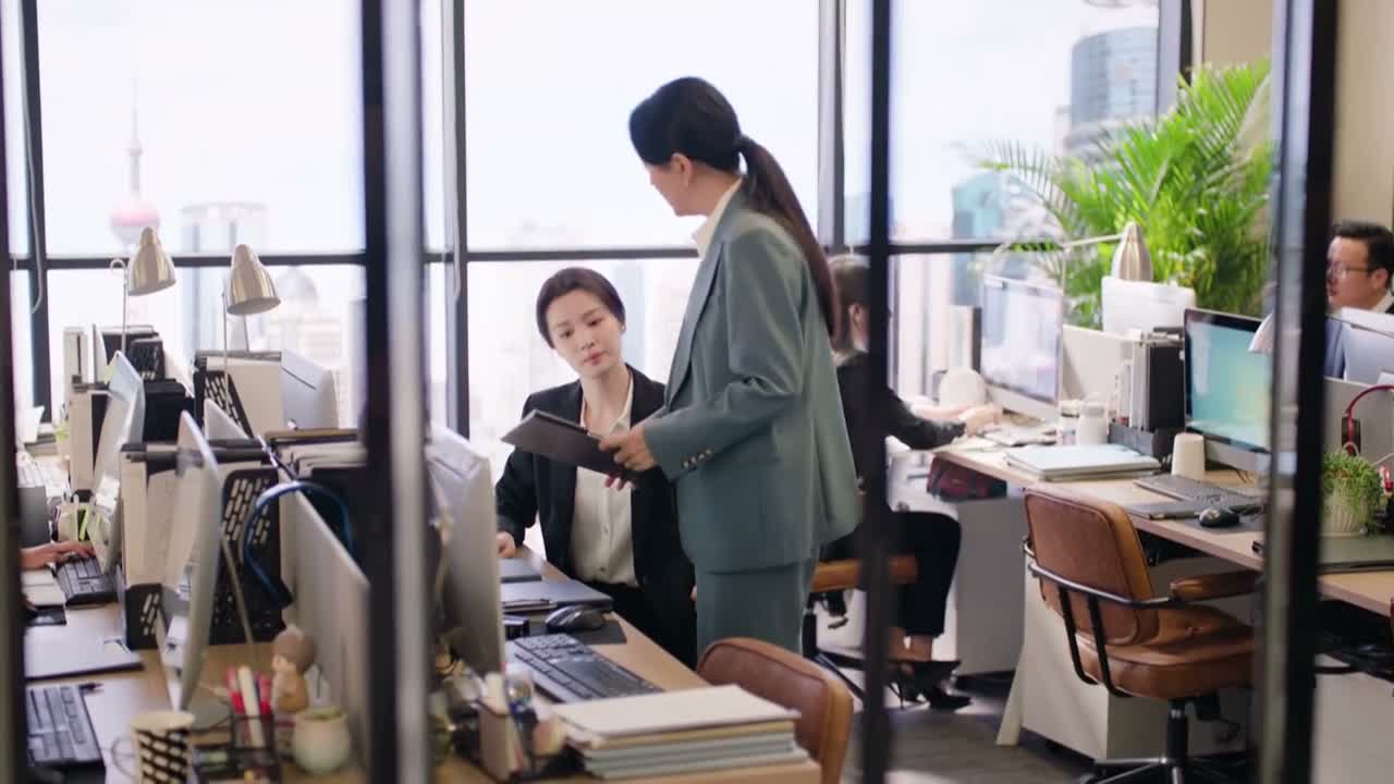 你呢 就跟李总一起