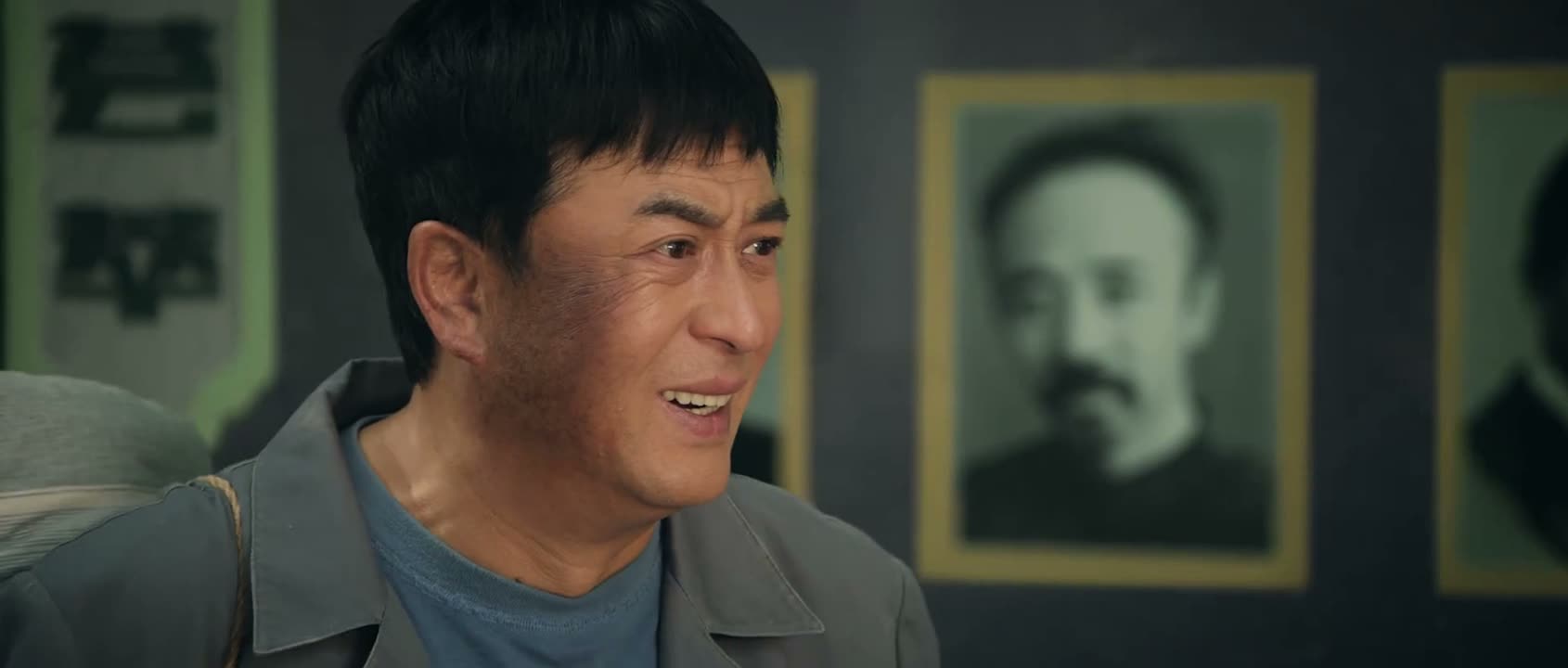 那走吧 跟我来办手续吧