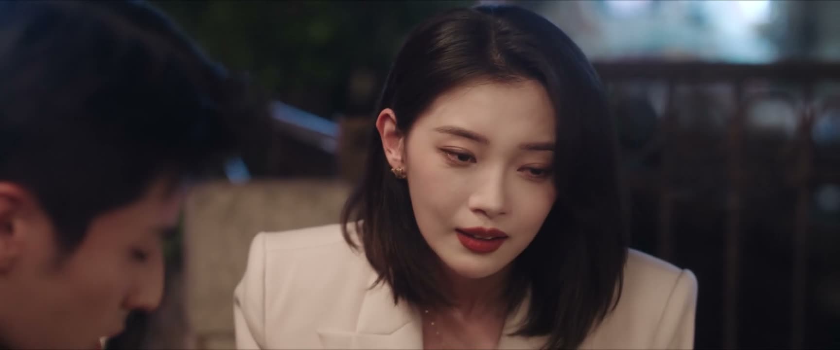 不过姐你最近是不是年龄到了 激素影响你了