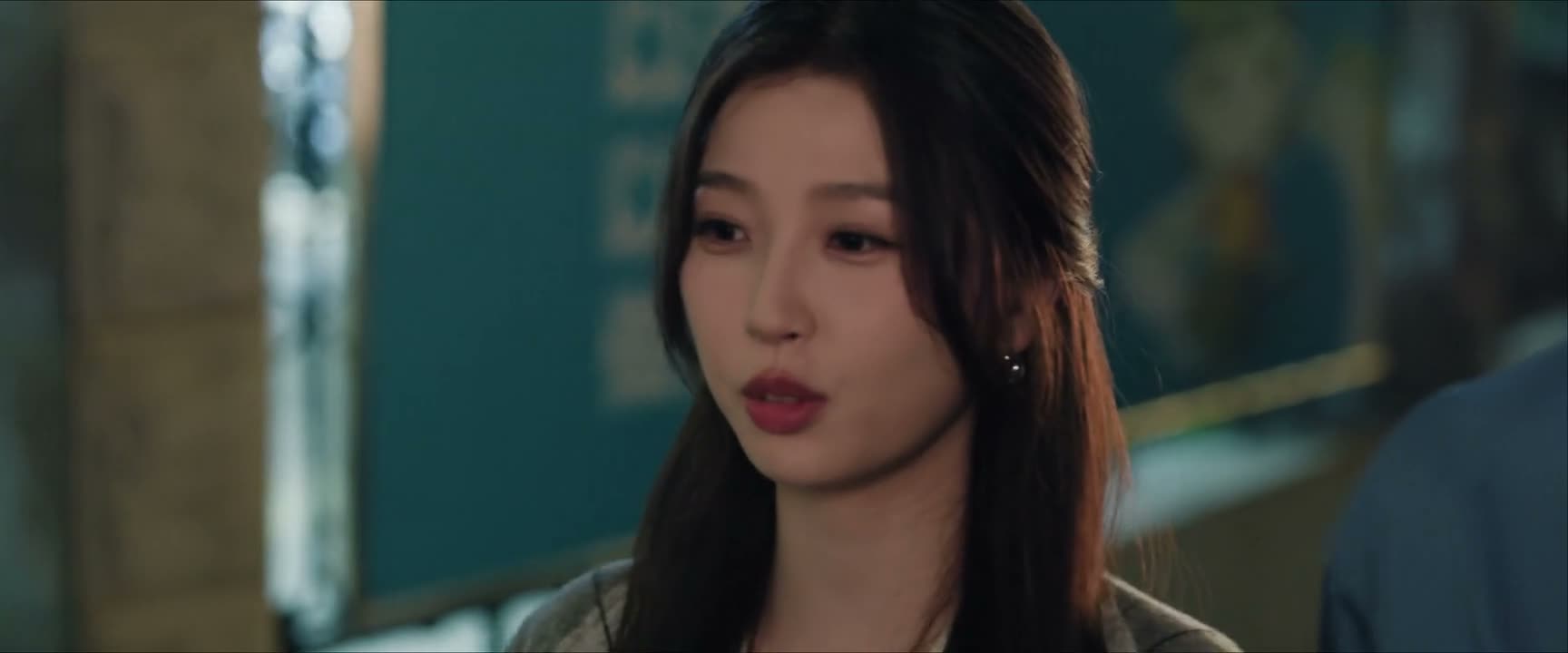 都快把教学楼的屋顶给掀翻了