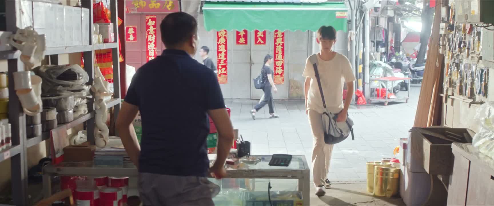 你还知道回来啊 电话也不知道打一个