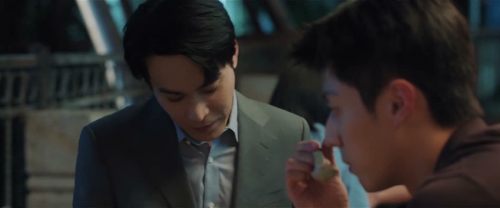 我今天 把我们球员的资料都带过来了