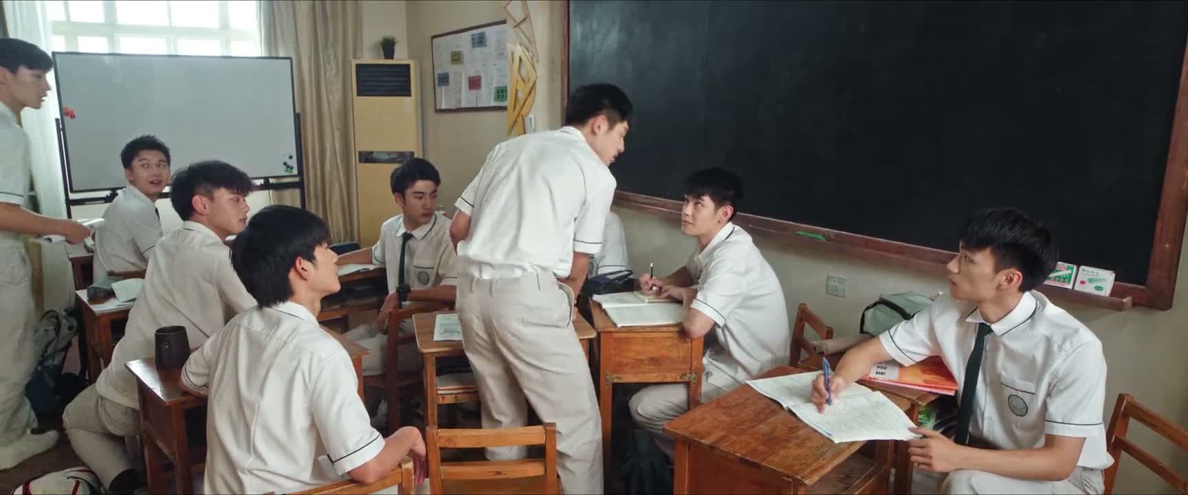 最近跟打了鸡血一样 你看看他课本