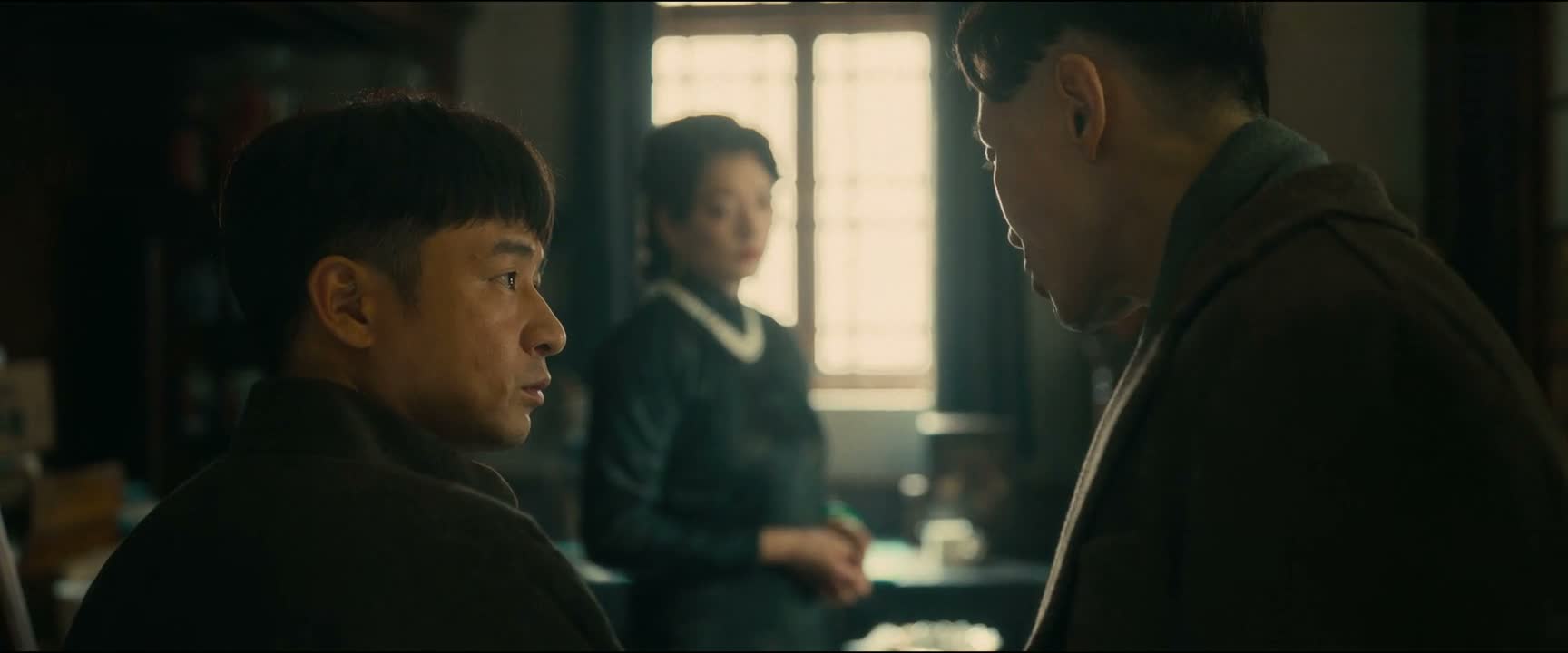 书香世家 少年将军 请问你是干什么的