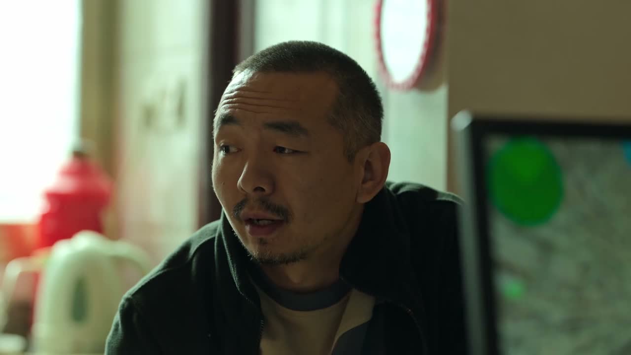你们猜她爸是谁啊 谁啊 她爸谁
