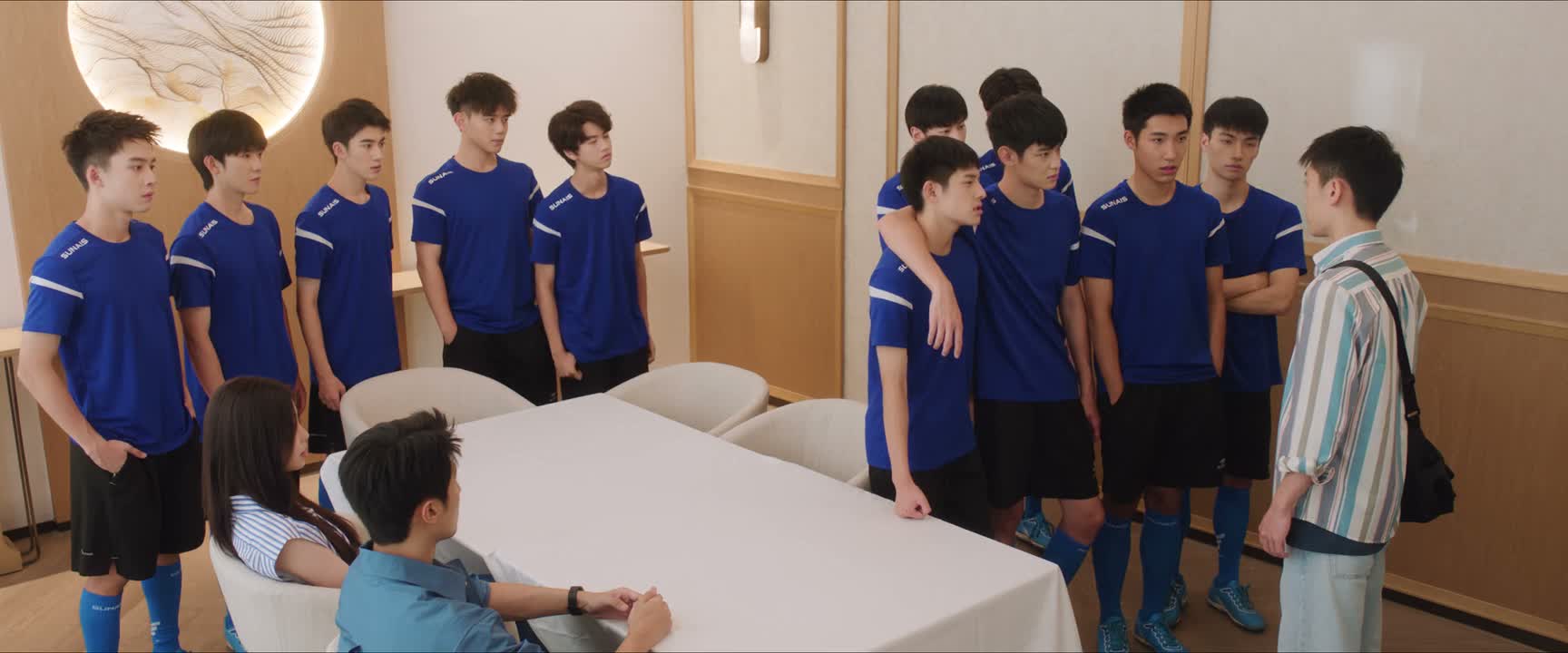 你说实话来我们房间干什么