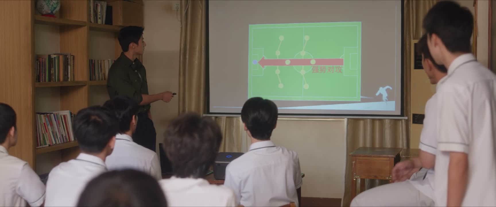 强势对攻