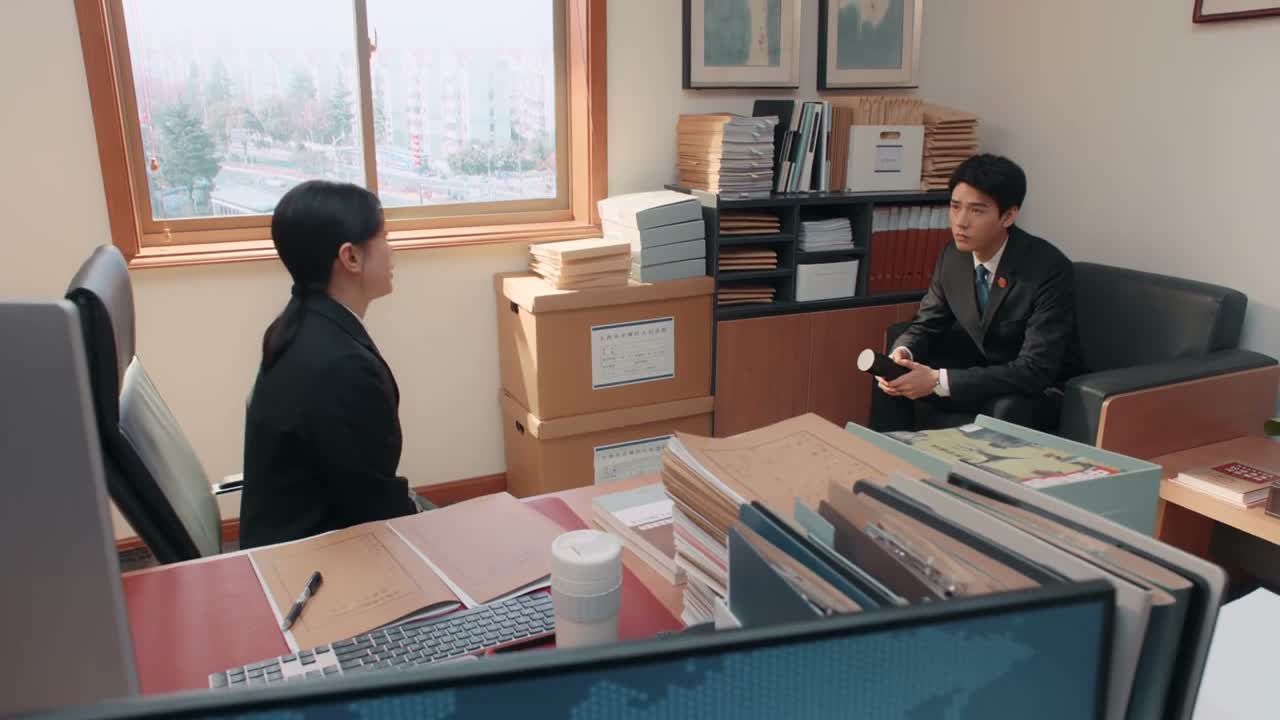 下午躲着点会议庭