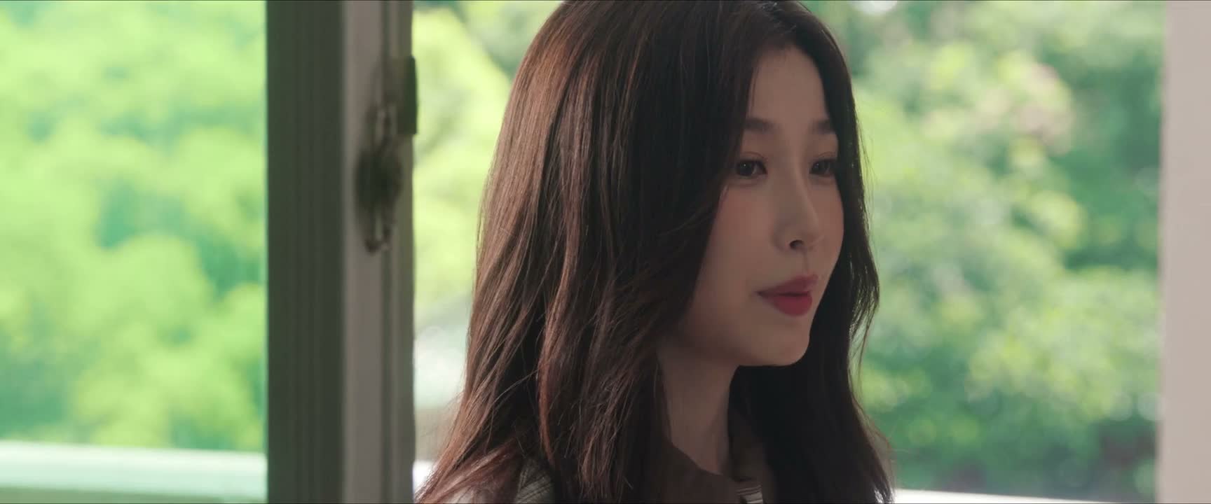 被他们一直闹的那个小卷毛 叫做俞明 是左后卫