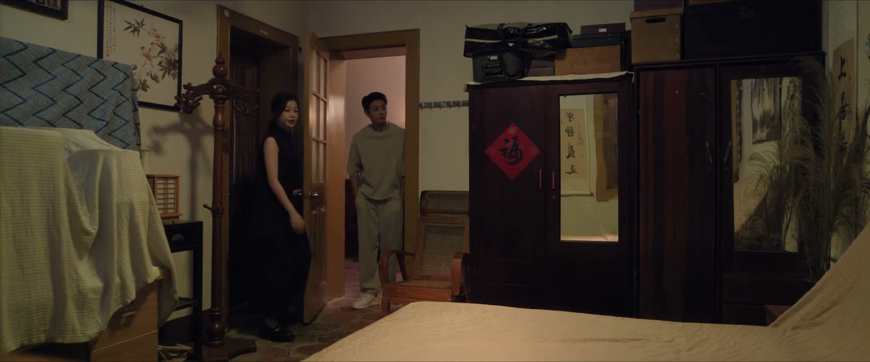 这是我爷爷奶奶的房间 是不是还挺宽敞的