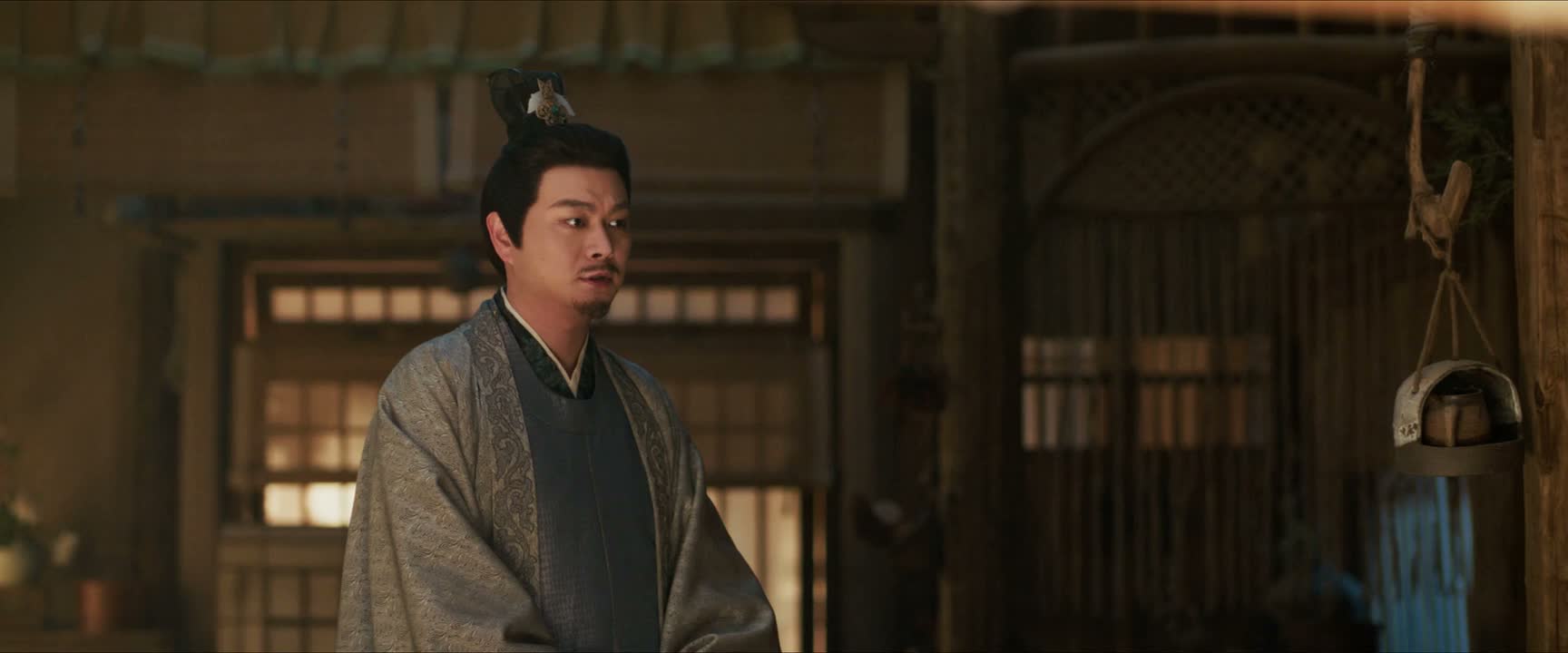 小的也为侯爷鸣不平啊