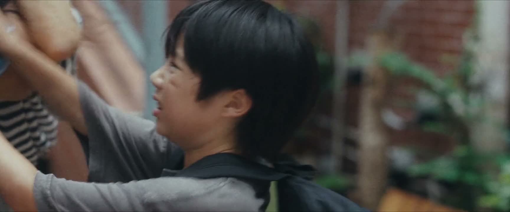 埋怨我是吧 不要打妈妈 你松手 埋怨我