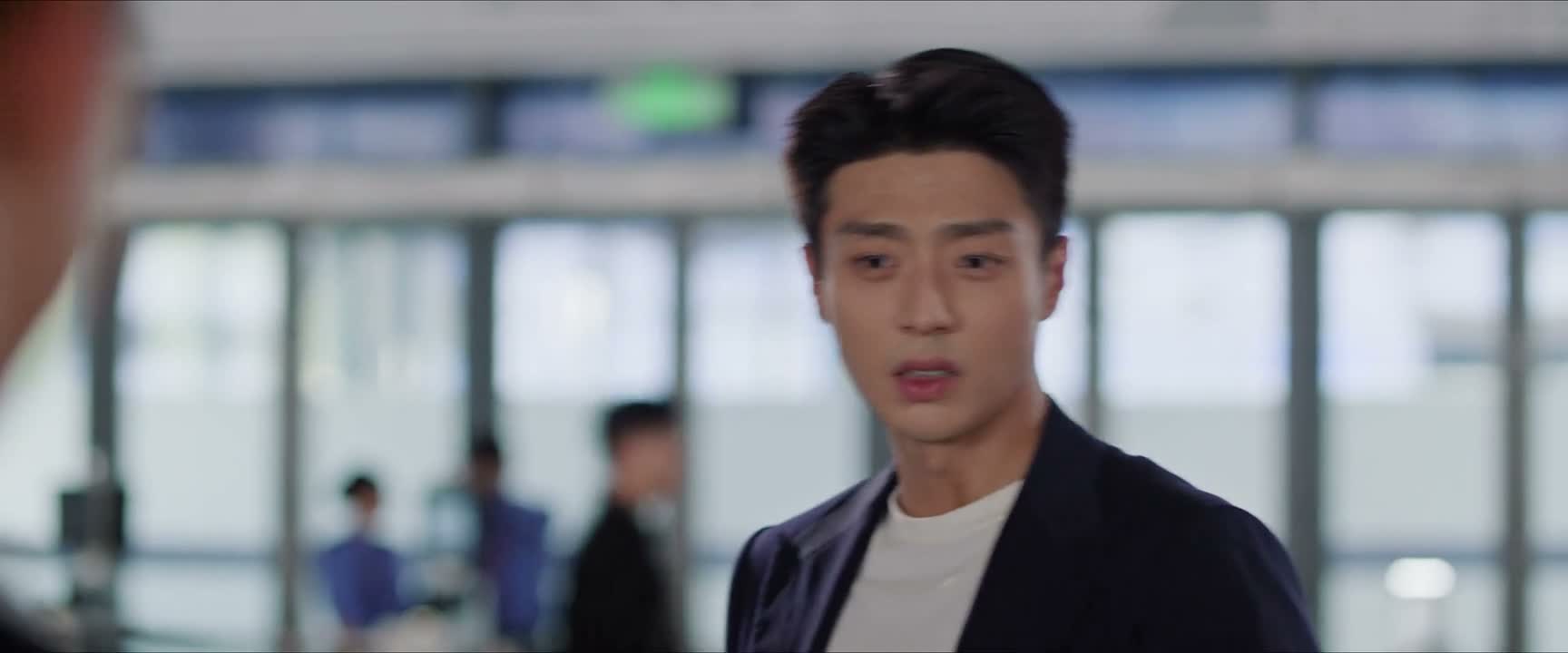你的鞋怎么不放包里啊 我这包里都是吃的