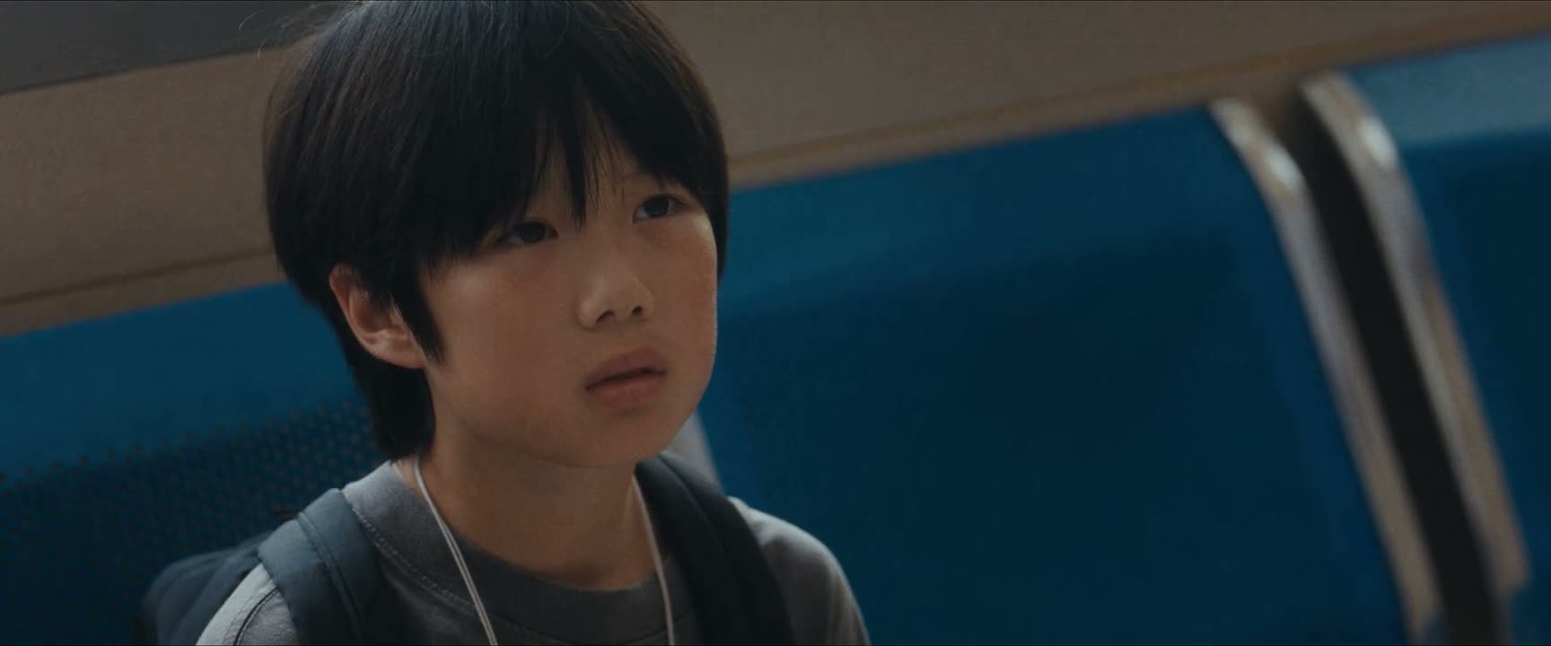 我看他那眼神 和他爸一模一样