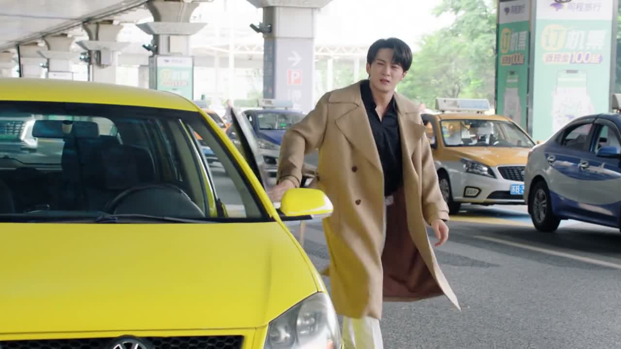 等很久了吧 路上堵车