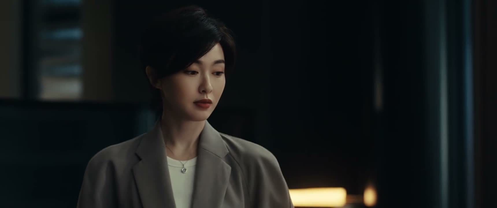 不能这么早露 你现在露了 你故事不就结束了吗