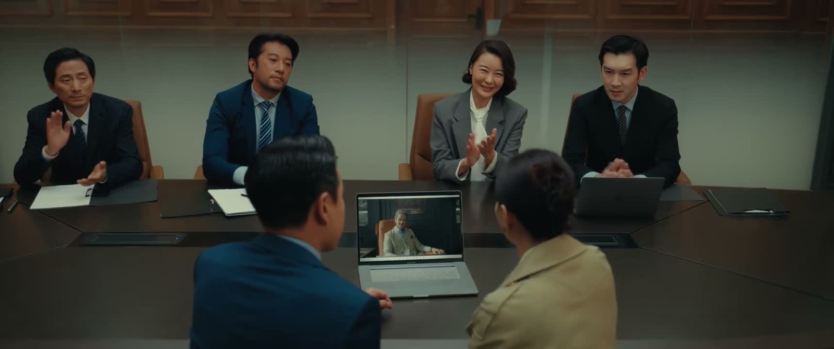 却发生了一百八十度的大反转