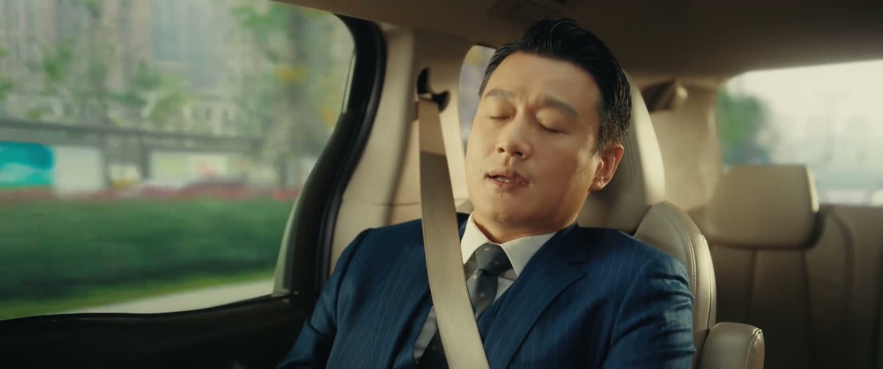 他有没有幽闭恐惧症我不知道