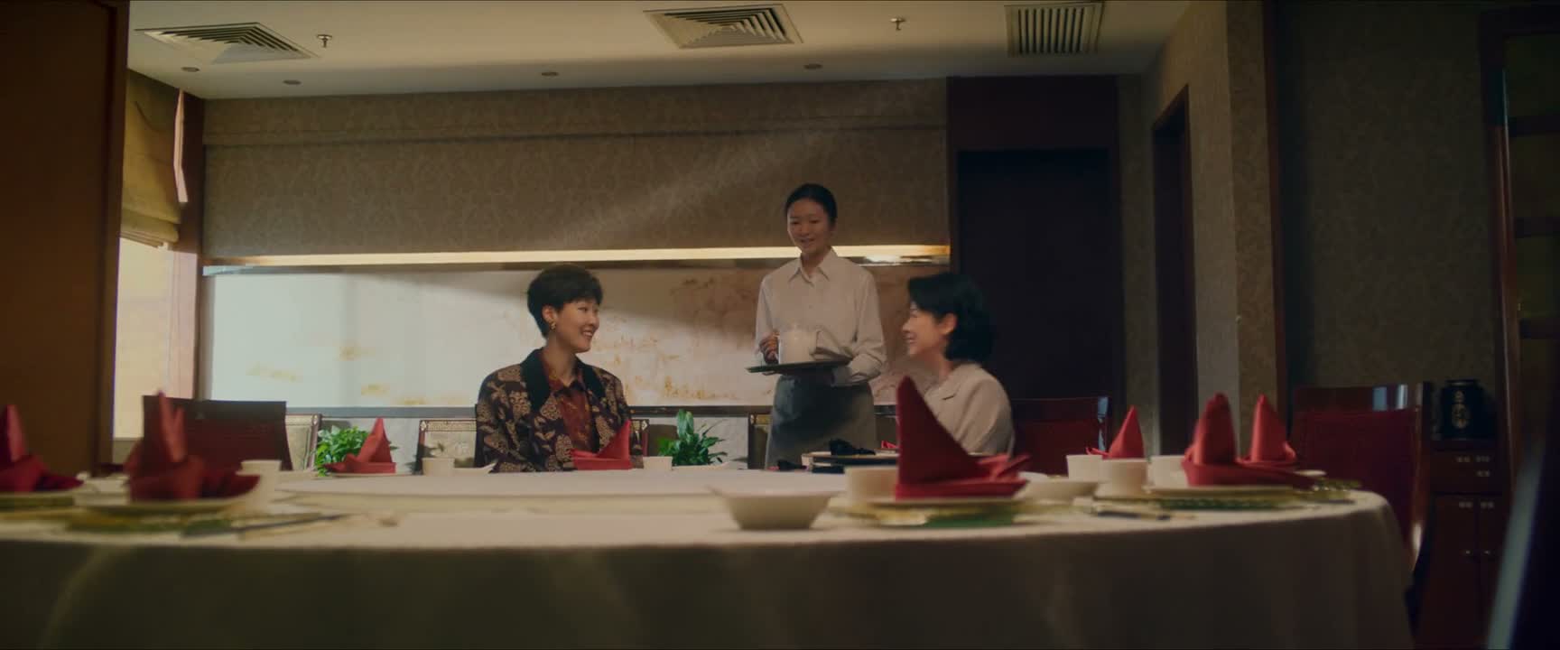 二位喝点茶 好 谢谢