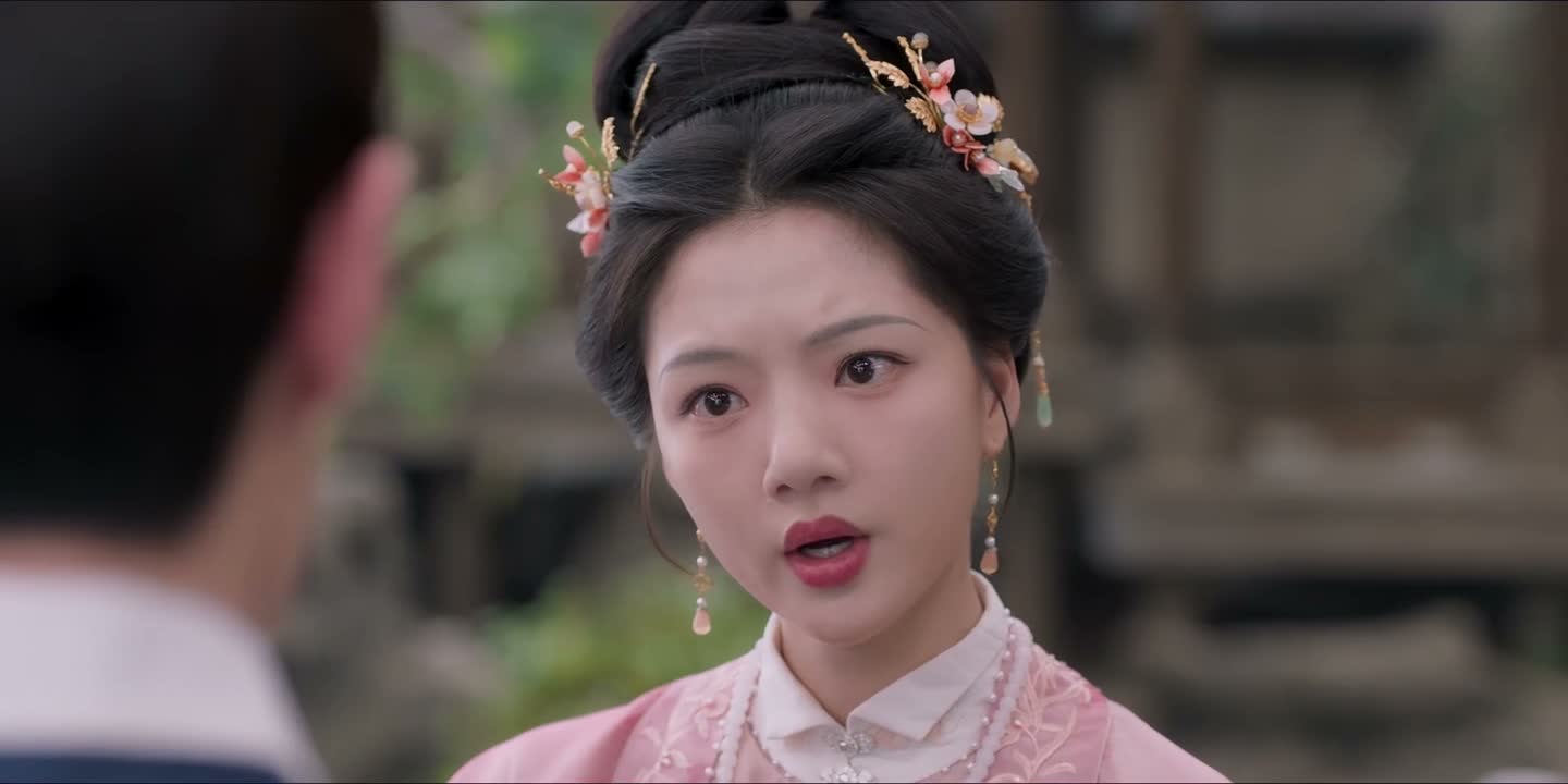 为何要为难她