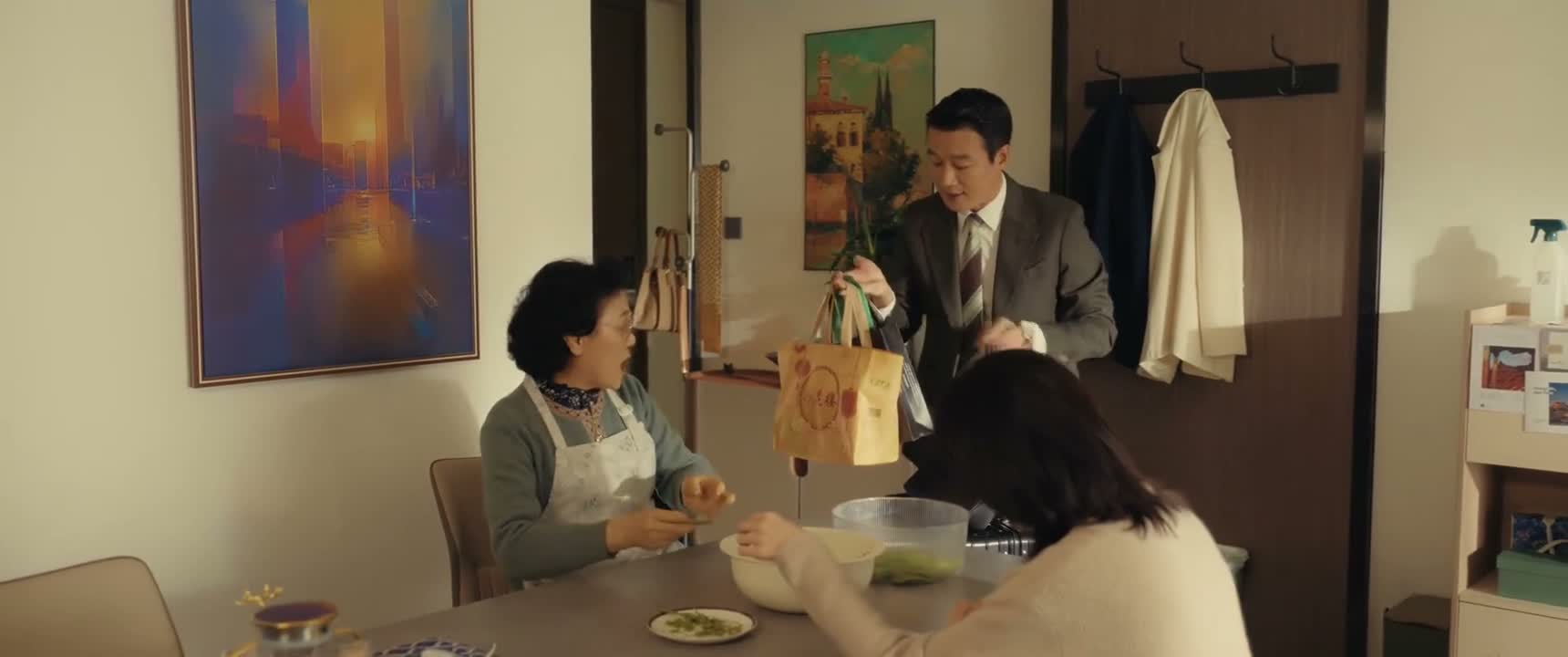 这什么东西啊 什么东西啊 你出差还有空买东西