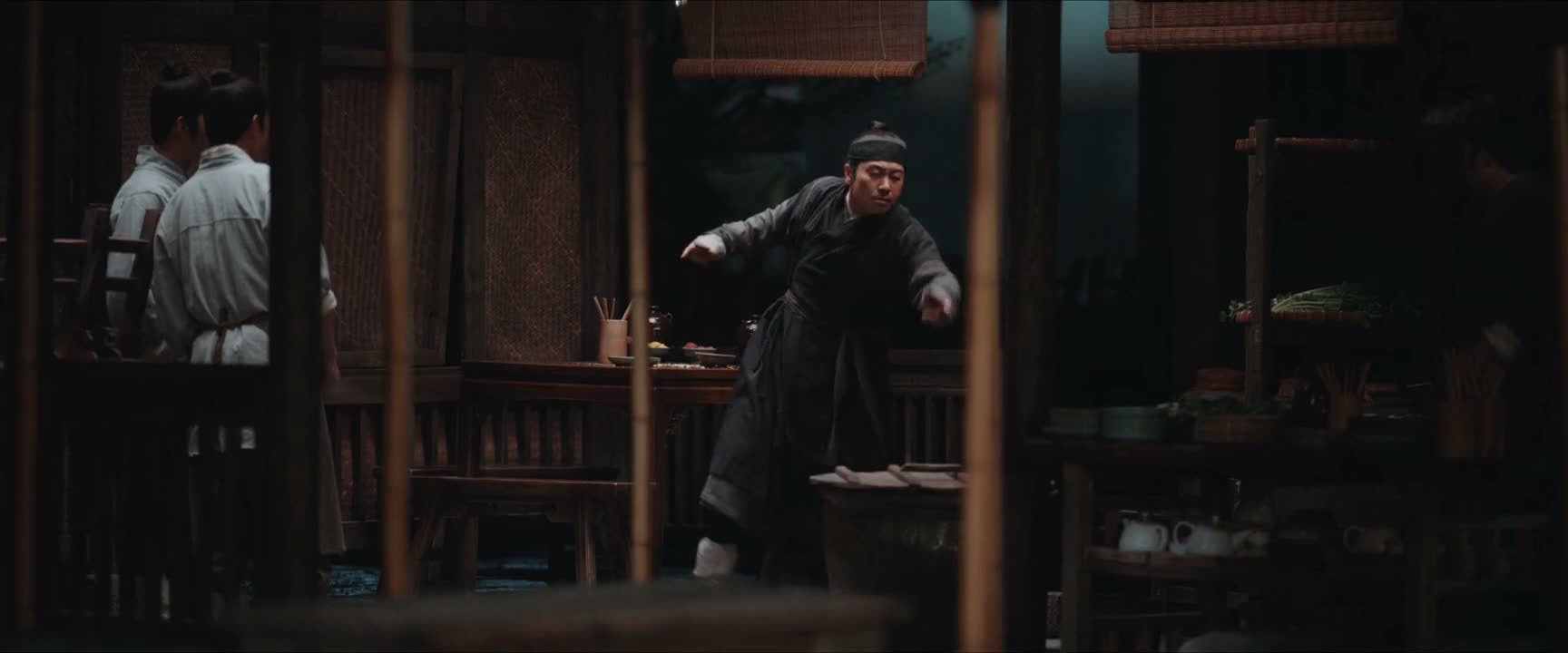 不信我踢死你我