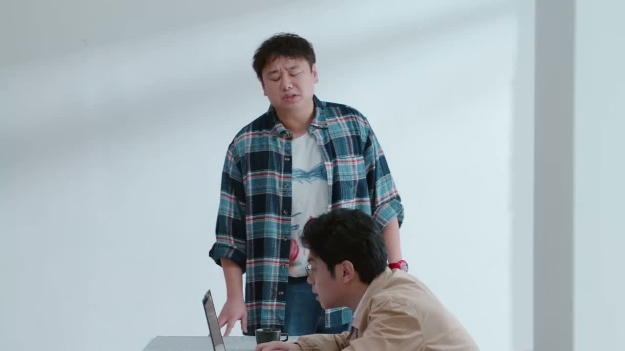 不是 你不舒服 你看什么电脑