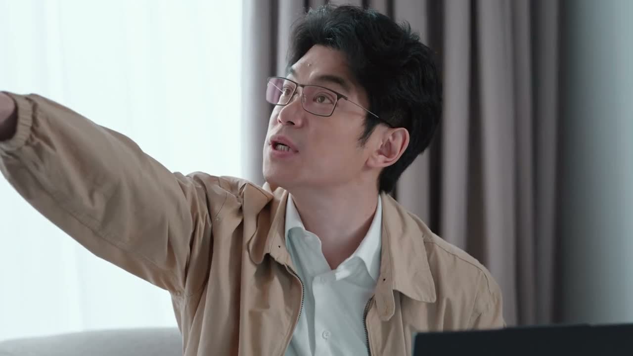 不许跟任何人说我加班啊