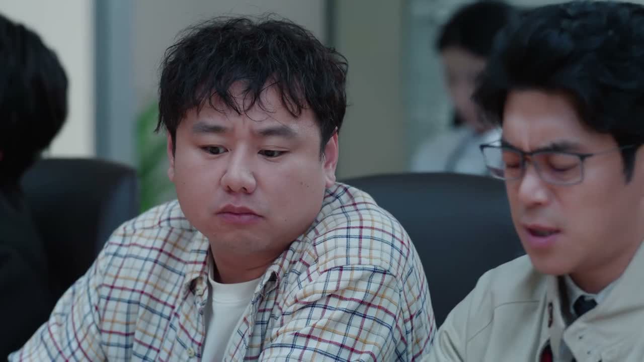 可是他越说 我越觉得裴总好