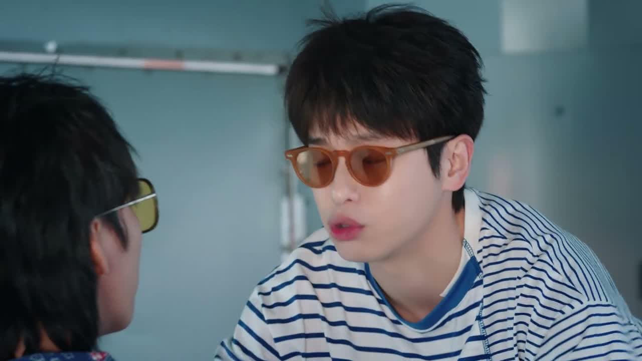 她陪我们这么多天辛苦了