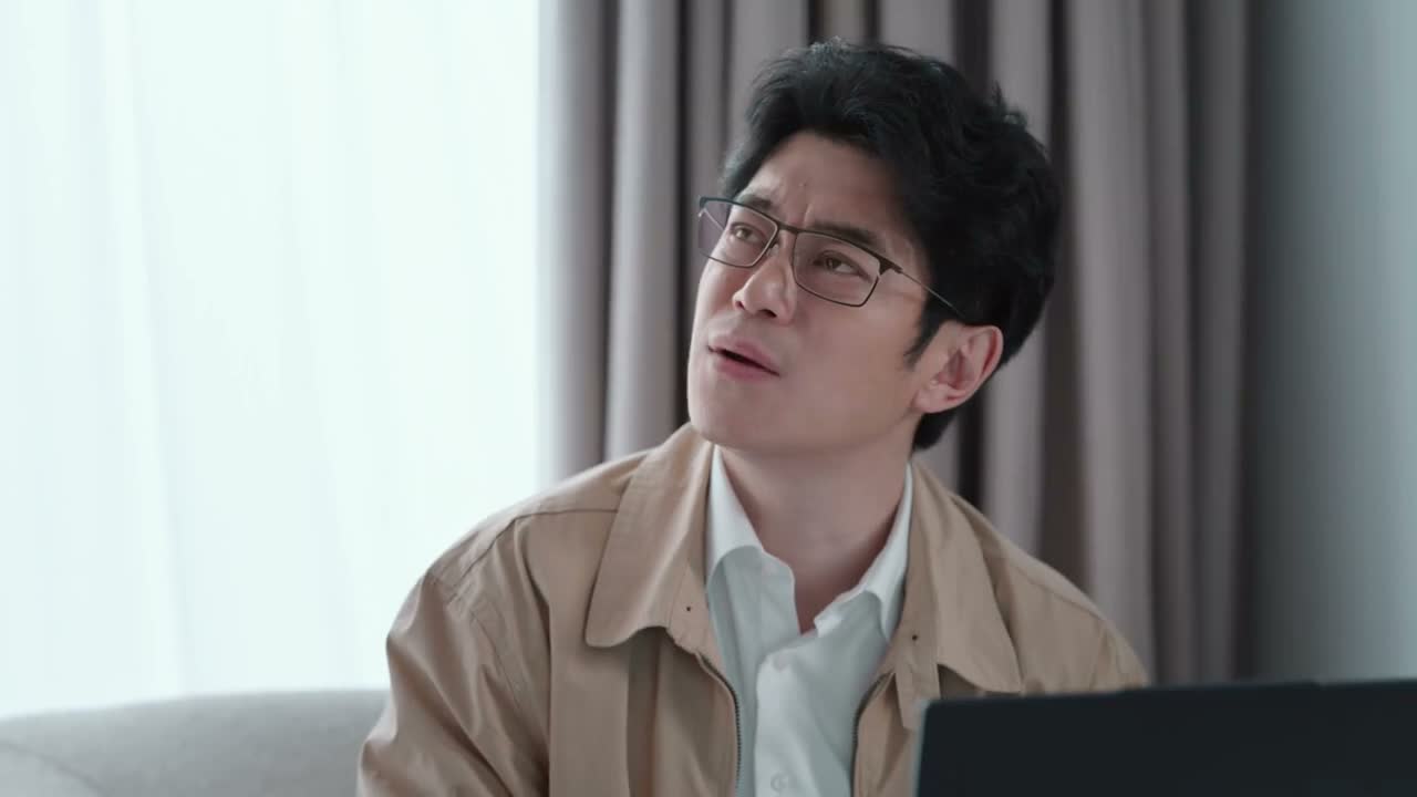我跟你说这些干啥 你去玩吧