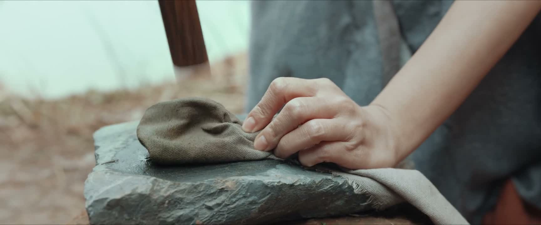 说让你小心着点吧