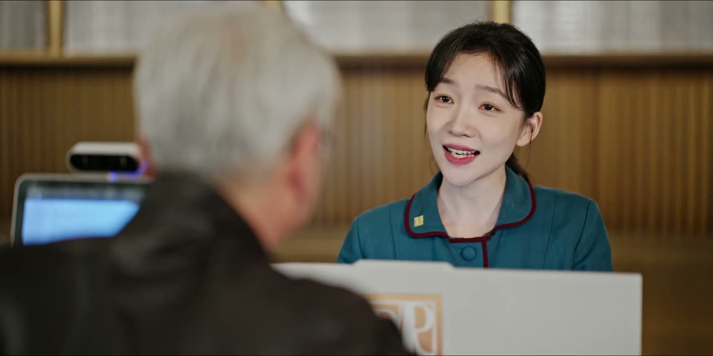 参加签售对谈的人有上百号