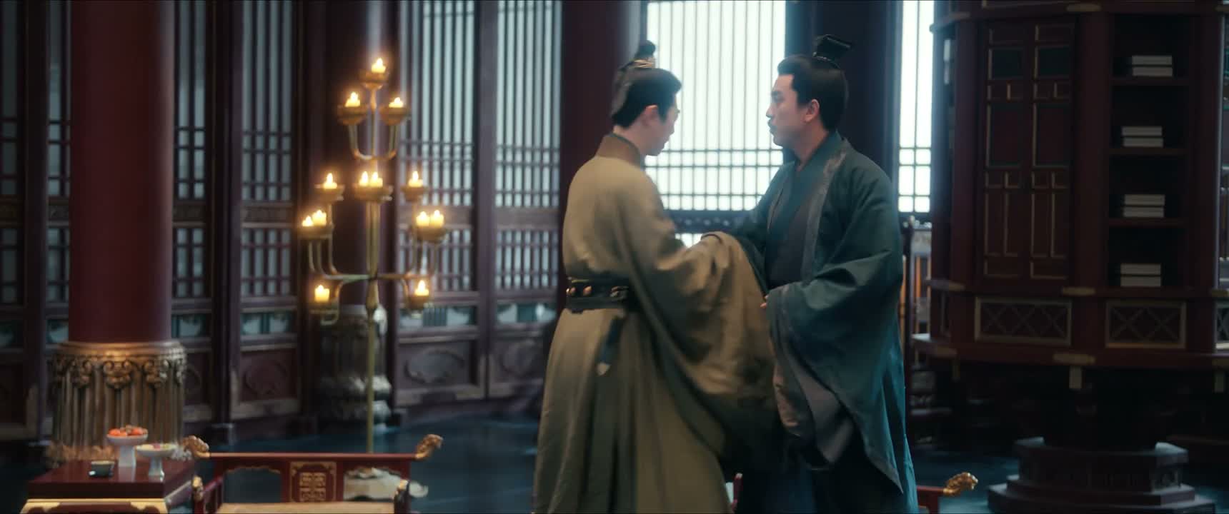 赶紧坐下吧 你什么你