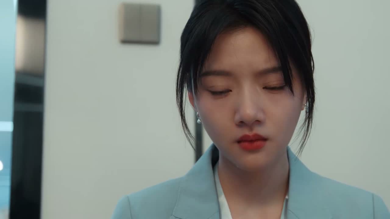 死缠烂打的职业人设崩塌了