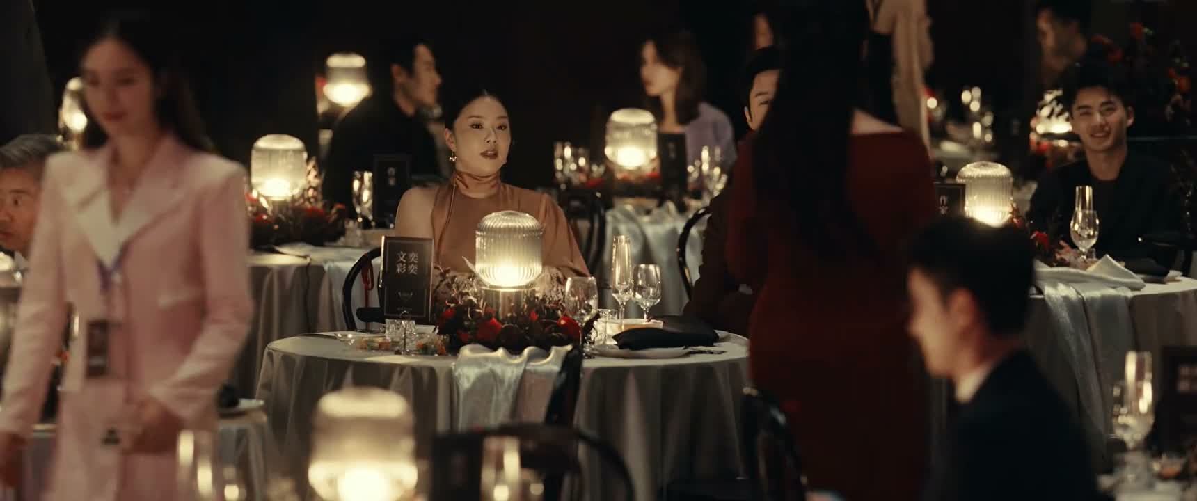 那边那个是孤烟 我去打个招呼