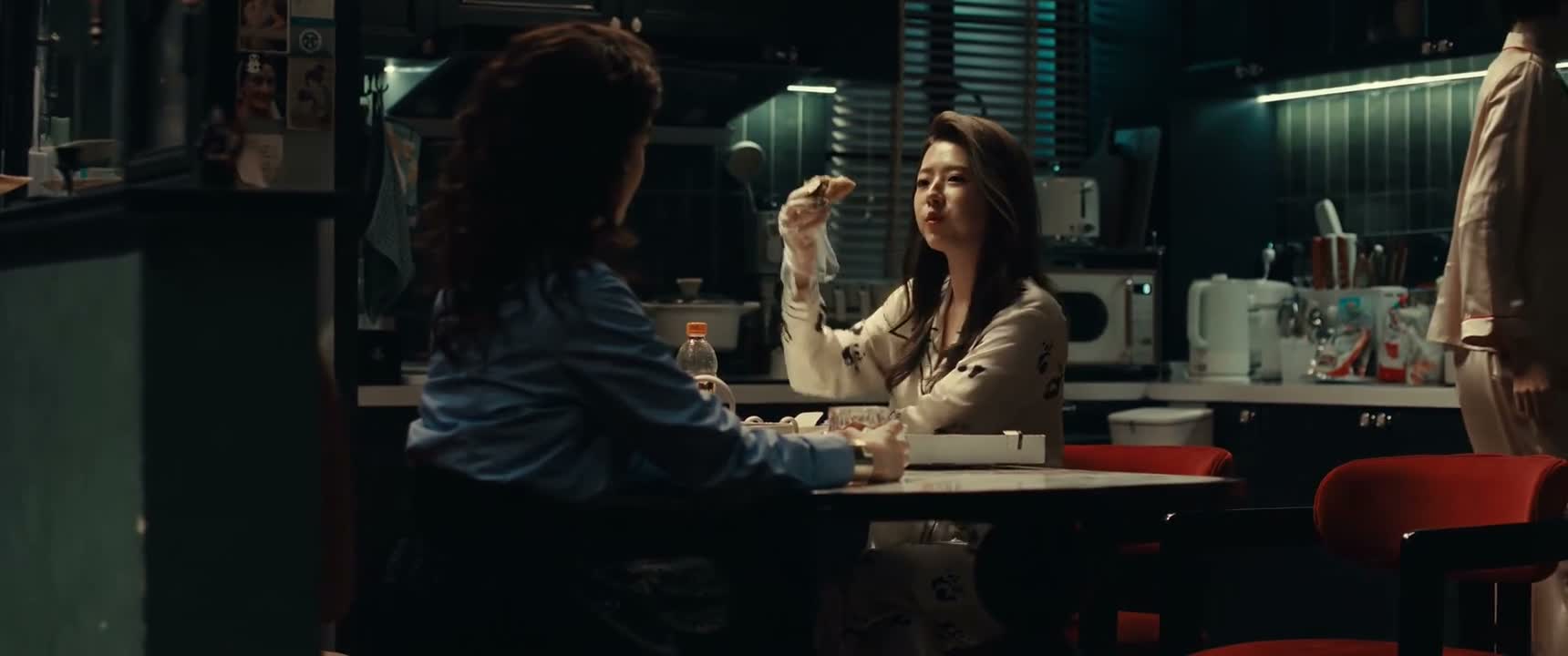 你是我们里面第一个脱单的