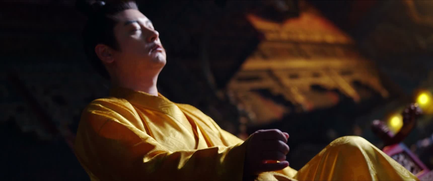 在睿王妃处 盘桓半个时辰才离开