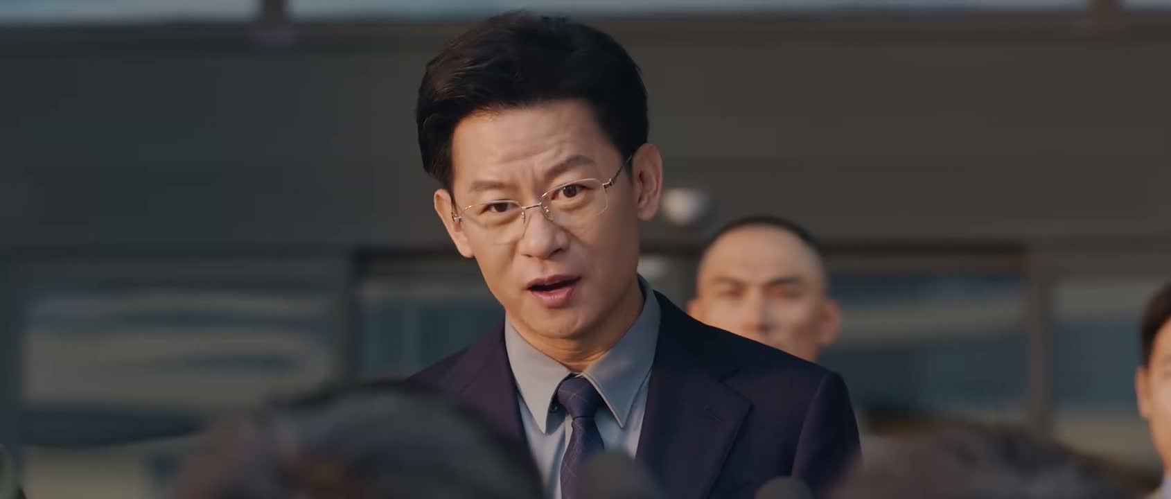 被警方毫无理由地控制