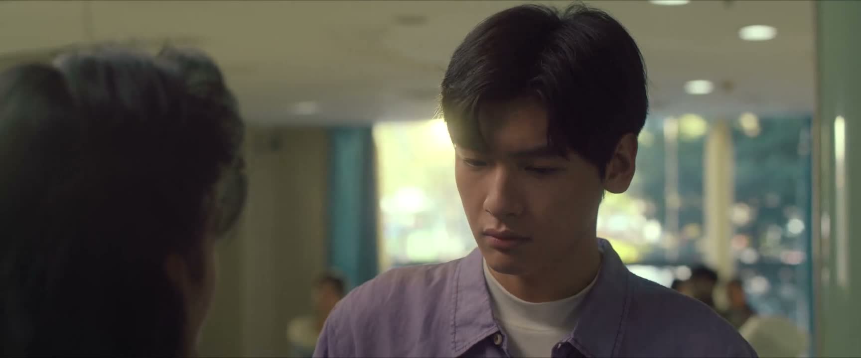 不想让我们看到 她脆弱的一面