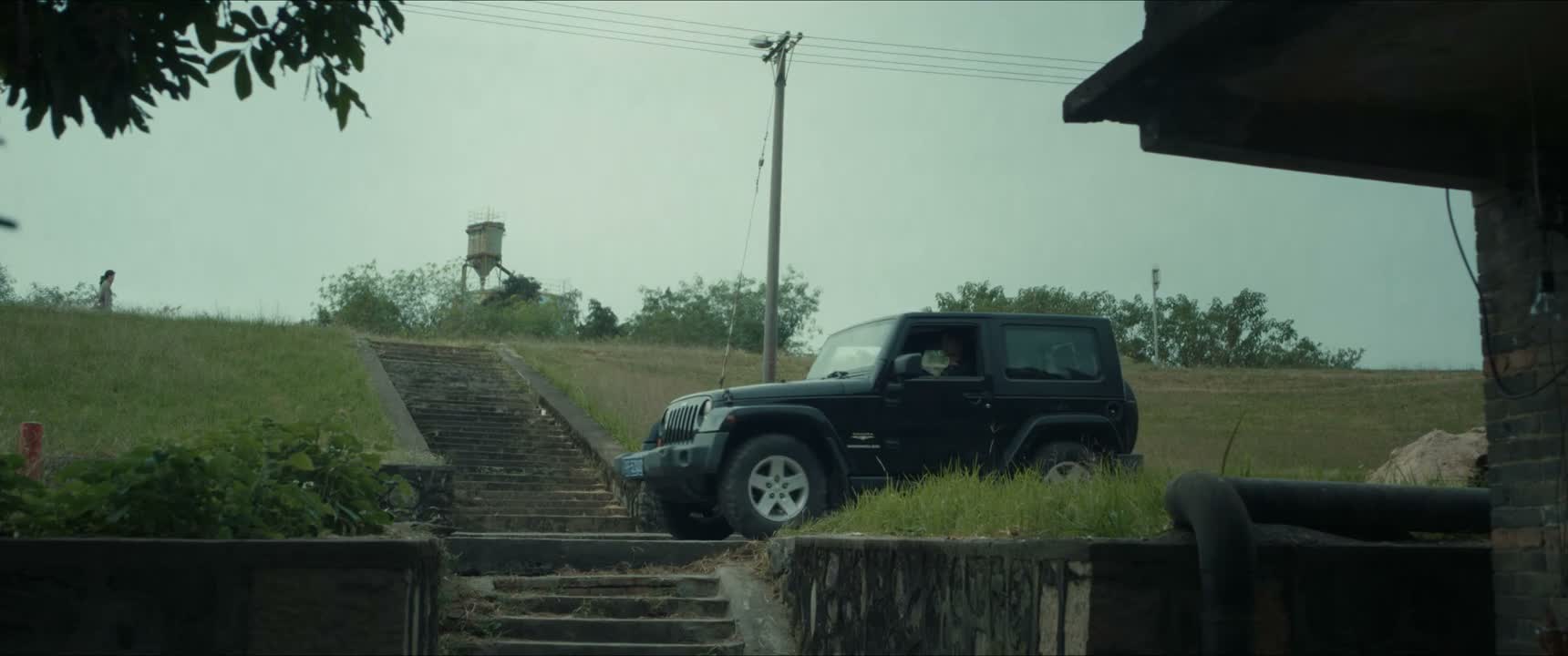 就住在北山村的堤坝附近
