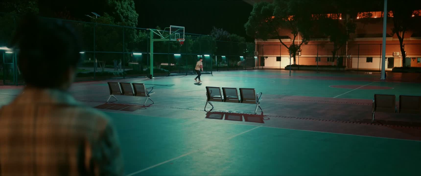 真打啊 这么晚了都