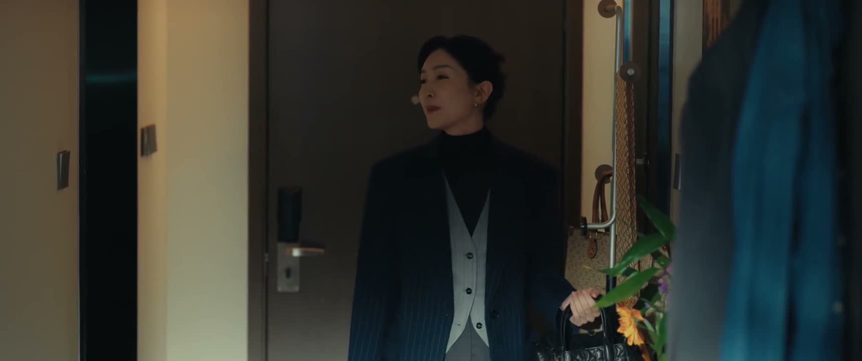 你们慢慢吃 我先走了