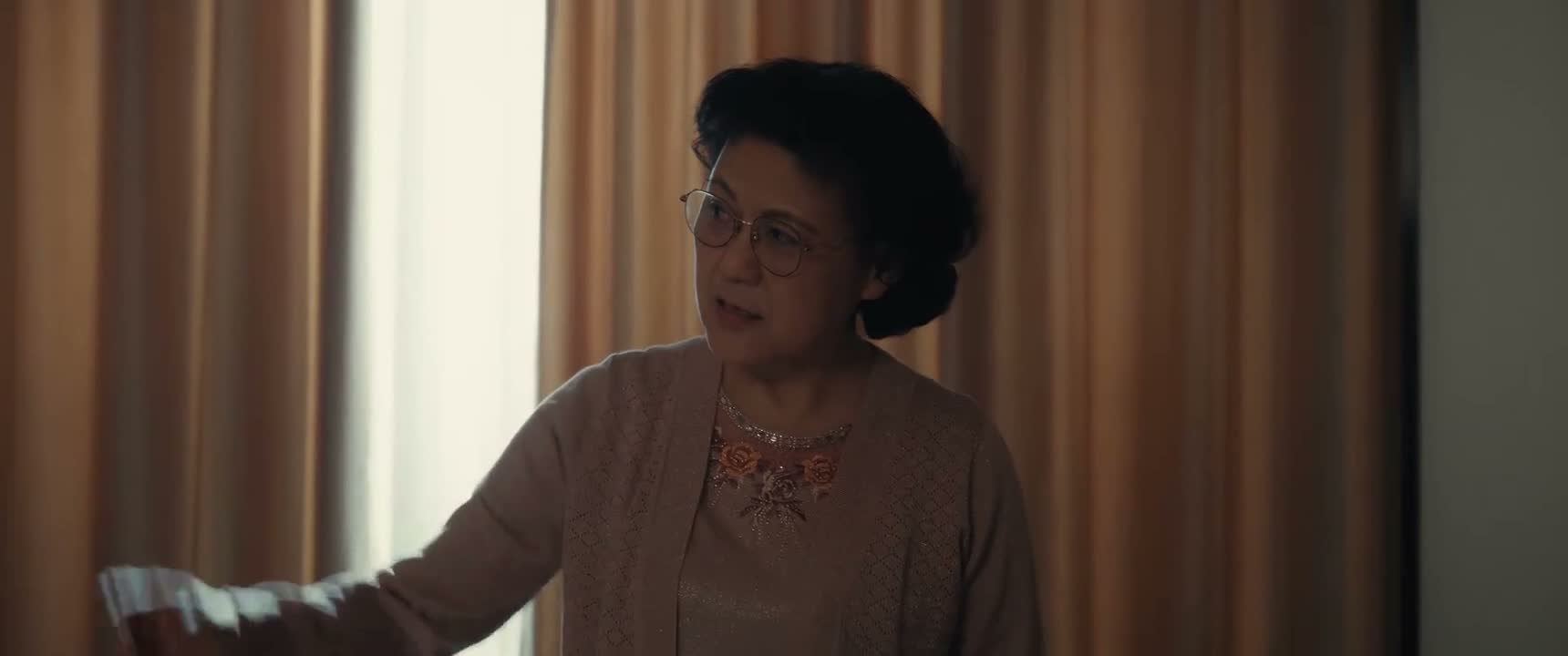 你怎么跟东明分房睡啊