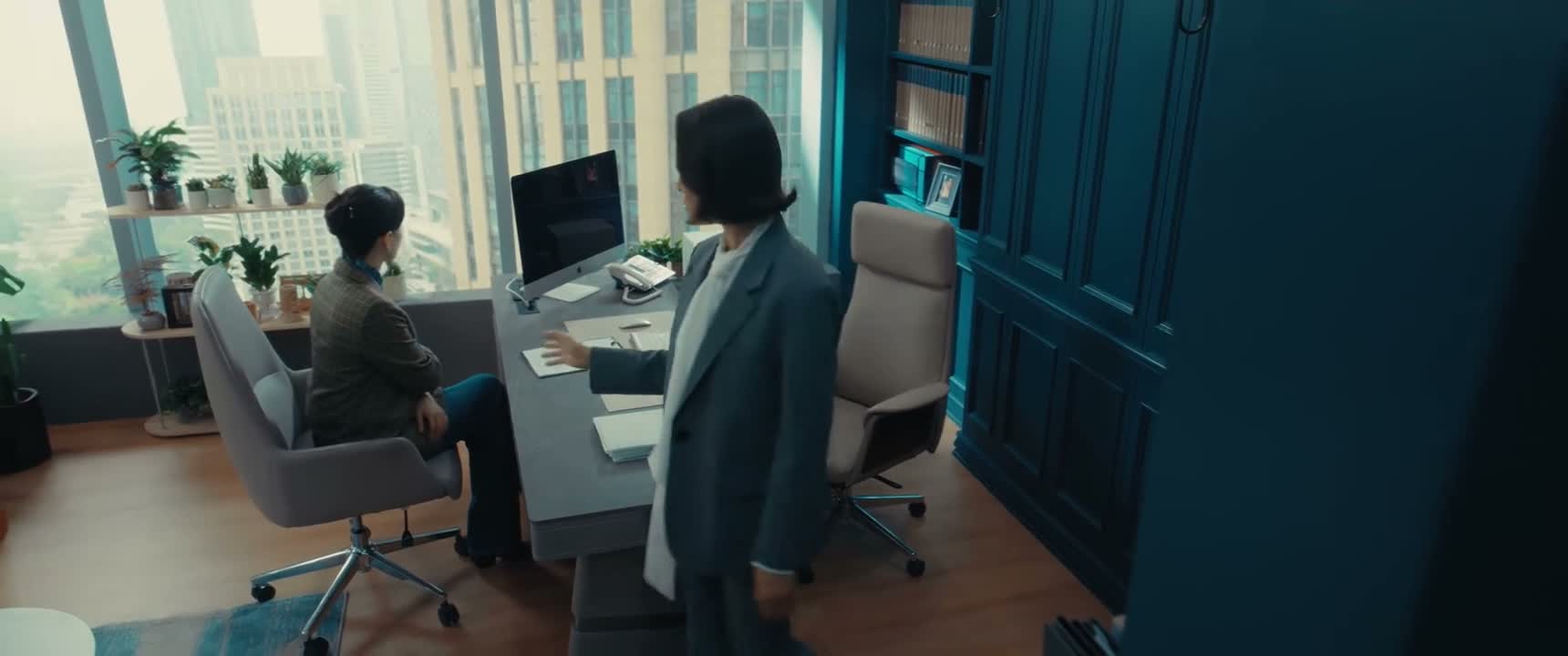 做一些无用的小动作 而且也不要想 扯公司的后腿