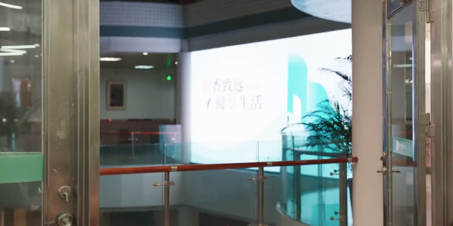 好不容易占的座 快快快