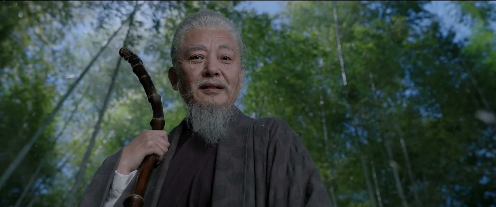 地上很凉的 别冻坏了